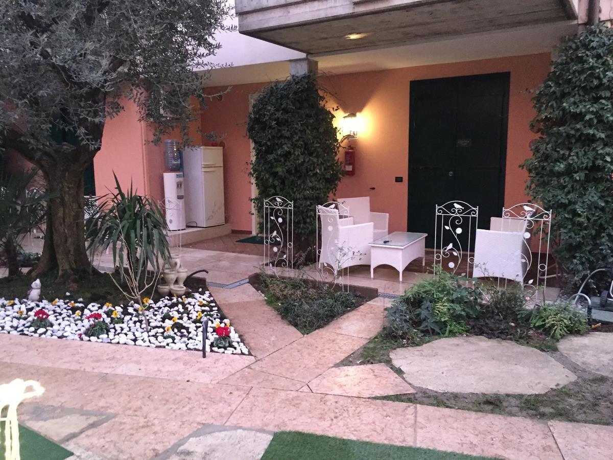 B&B Garda 4U Desenzano del Garda Exteriér fotografie