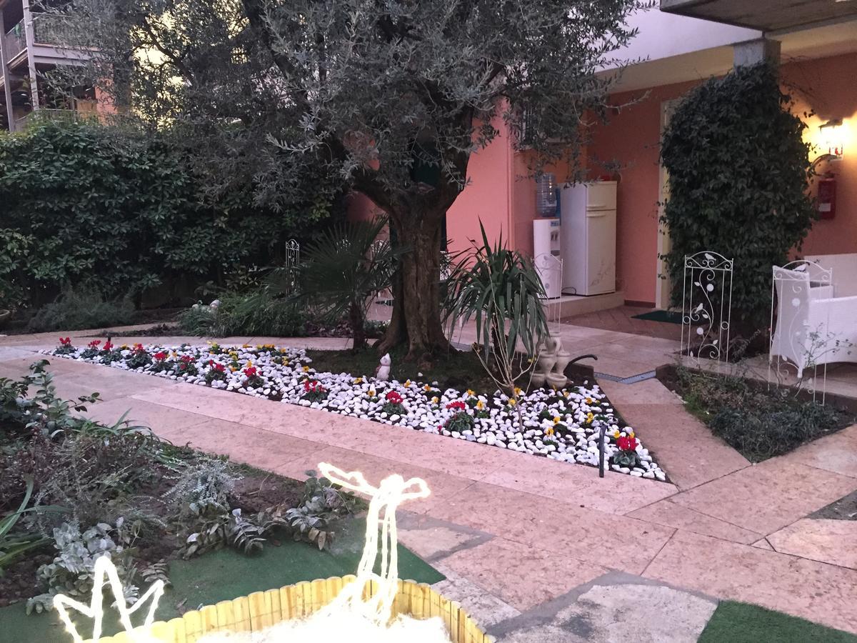 B&B Garda 4U Desenzano del Garda Exteriér fotografie